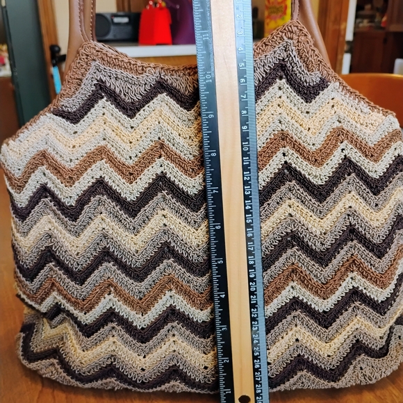 Chevron Patterned Brown and Cream Women's Bag - Picture 4 of 12